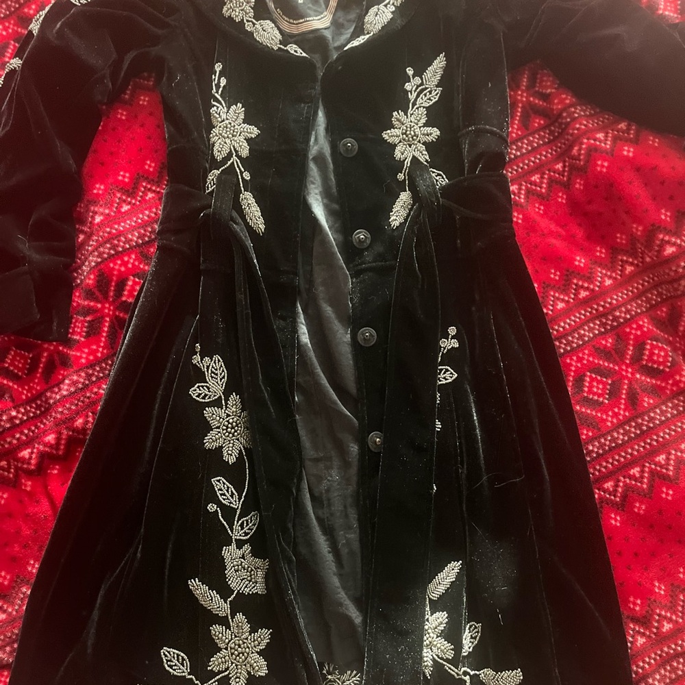 Elegant Black Velvet Trench Coat with Embroidered Details